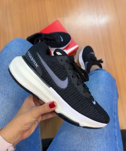 Tênis preto esportivo a pronta entrega Nike mega confortável