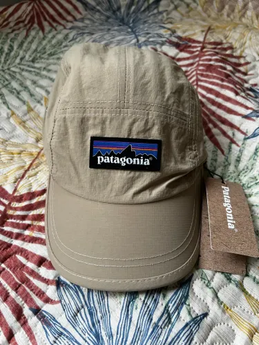 boné 5 panel bege clássico - NOVO