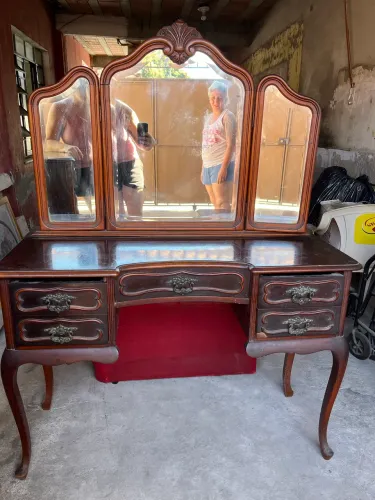 Vende-se penteadeira antiga 