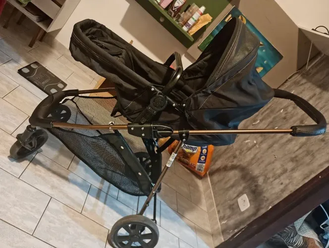 Carrinho + bebê conforto Galzerano