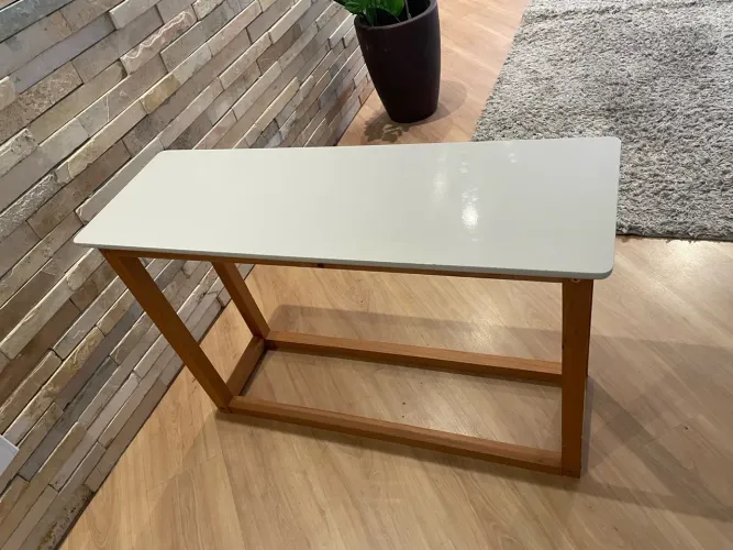 Mesa Lateral / Aparador de Madeira e Off-White