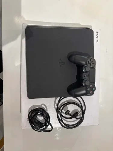 Ps4 slim 