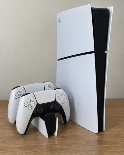 PS5 Slim 825GB + 2 Controles DualSense + Base Original Sony