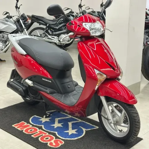 HONDA LEAD 110 2011, em excelente estado de conservação.