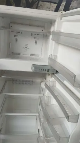 Geladeira Brastemp, funcionando tudo certinho!!! Não entrego