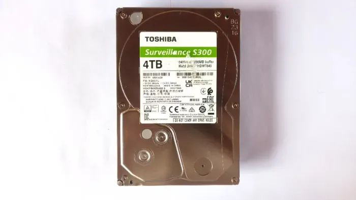 HD 3.5 Toshiba 4TB - S300 - 0 Horas de Uso - 100% Saudável - DVR's / CFTV / Desktop's