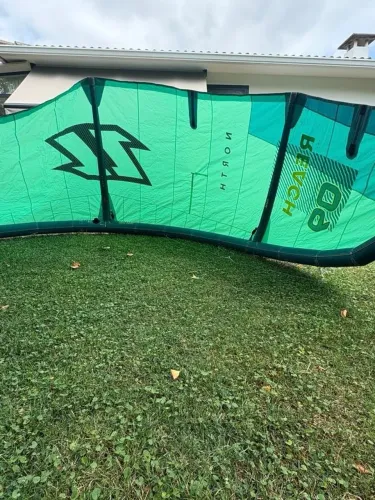 Kite North Reach 2023 9m em ótimo estado com barra - kitesurf