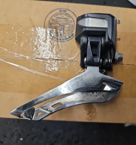 Cambio dianteiro Shimano Di2 Ultegra f8050