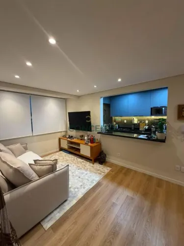 Apartamento a venda com 2 dormitórios com reforma completa realizada em Capoeiras - Fpolis