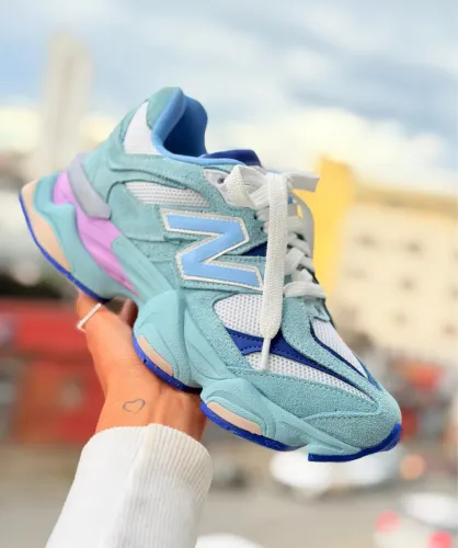 Tênis New Balance 9060