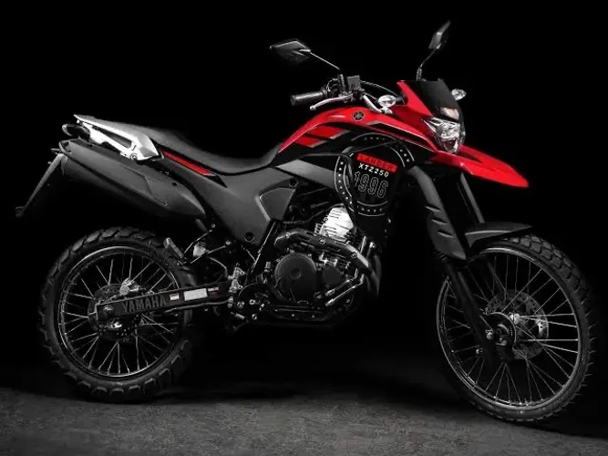 vendo moto 250 lander