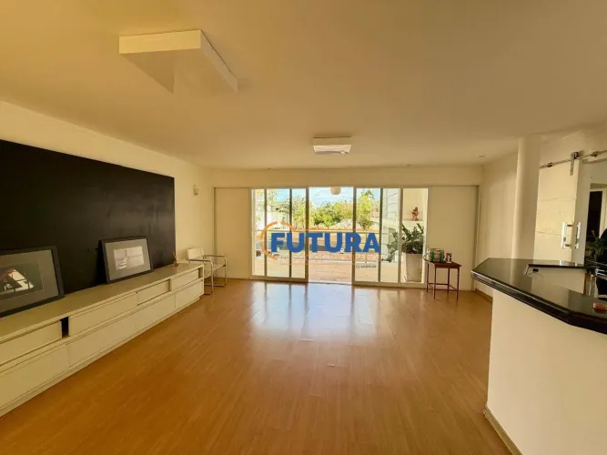 Casa com 5 suites, Cond. Interlagos Jardim Botanico.