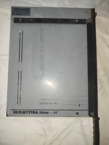 Guilhotina manual