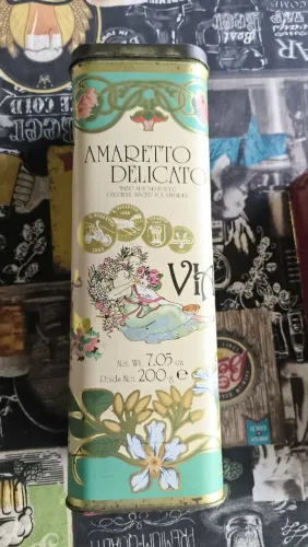 Lata Vintage dos biscoitos de amendoas para colecionadores