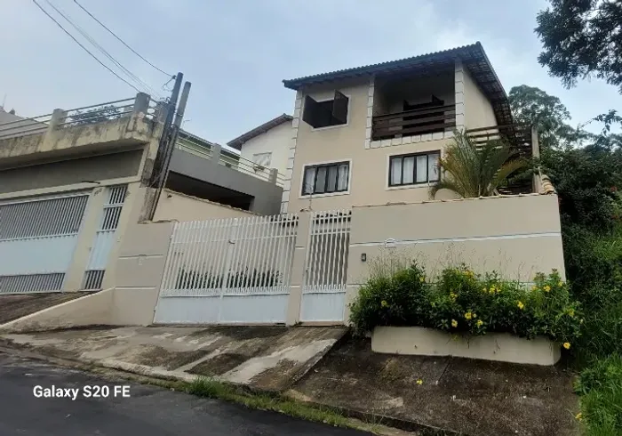 Casa com 4 Quartos à venda, 220m² - Jardim Villaça - São Roque