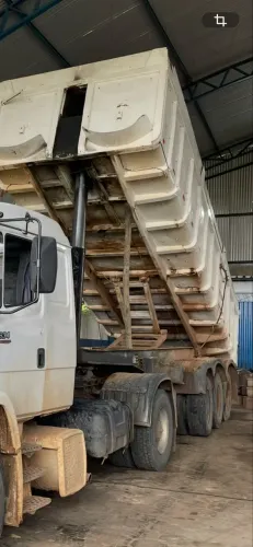 Carreta caçamba