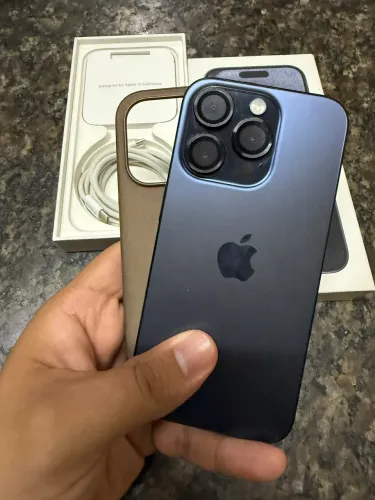 iPhone 15 pro 256GB chip físico