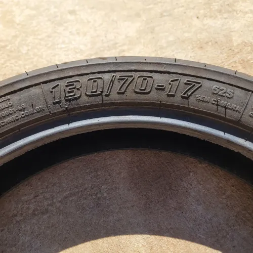 Pneu 130/70 17