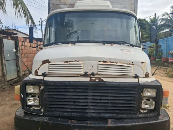 Mb 1113 bau truck