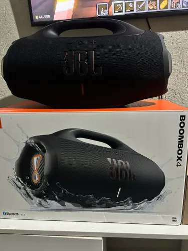 JBL boombox 4