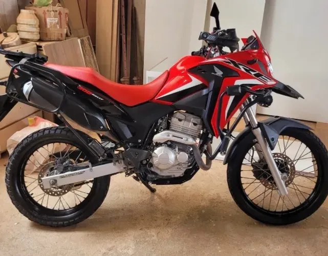 HONDA XRE IMPECÁVEL