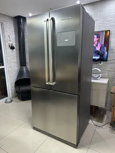 Geladeira Brastemp Syde inox 3 portas , tudo funcionando perfeitamente.