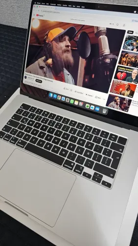 Notebook Macbook Air 15" Chip M5 16GB RAM 512 GD SSD Bateria 100% Garantia até 27/04/27