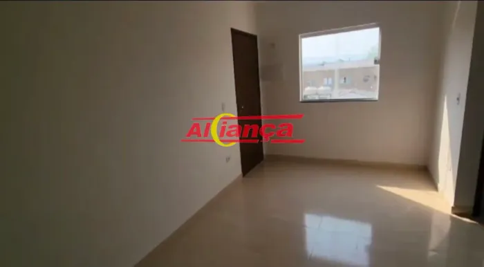 CASA DE CONDOMÍNIO - COM ÁREA GOURMET - 2 QUARTOS - 1 VAGA - PROX AO METRÔ TUCURUVI