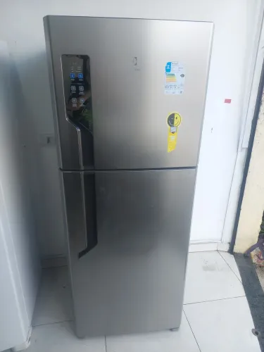 GELADEIRA ELECTROLUX INVERSE INOX - MODERNA E ECONÔMICA