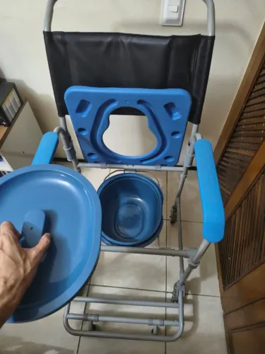 Cadeira de rodas Banho e Uso Desmontável até 150 Kg 