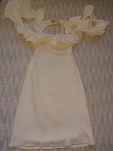 Vestido branco com babados,tamanho P