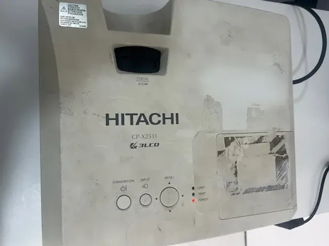 Projeto Hitachi CP-X2511