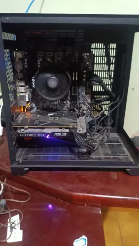 Vendo Pc usado em ótimo estado.