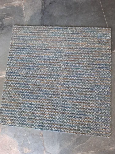 Piso em carpete 50x50 interfece