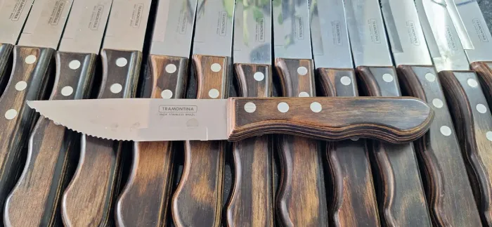 Conjunto de Facas para Churrasco Tramontina Lâminas aço inox cabos de madeira 