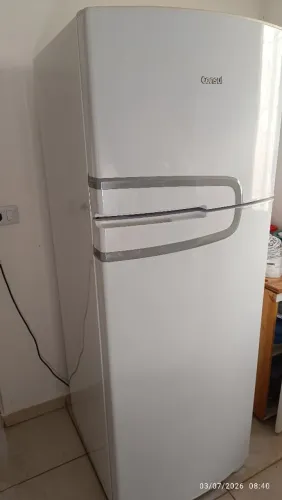 Geladeira semi nova