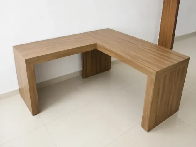 Mesa de Madeira para Escritório em L