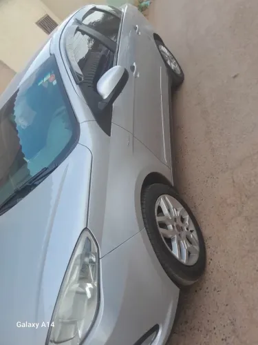 Fiat Grand Siena Essence Dual. 1.6 Flex 16V 2014