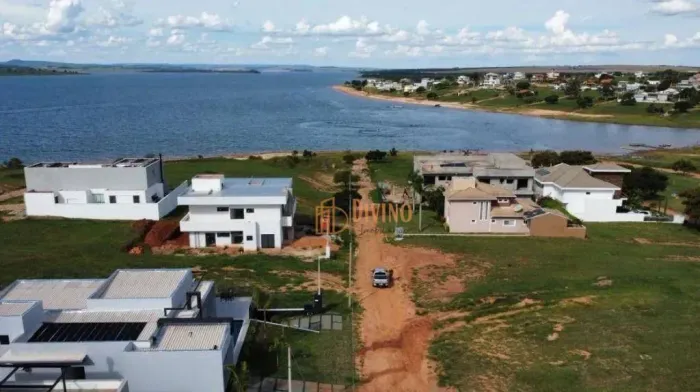 TERRENO À VENDA NA REPRESA JURUMIRIM PARANAPANEMA/SP