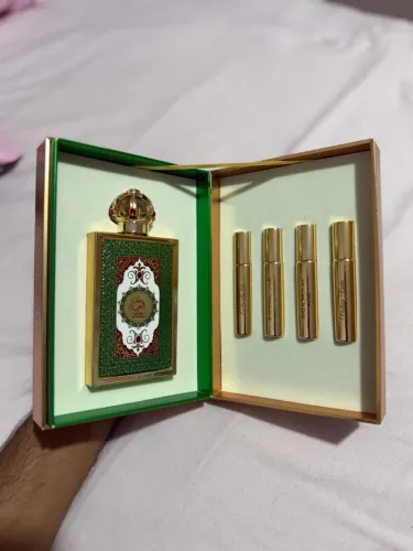 Perfume árabe Queen of Arabia e DALAL