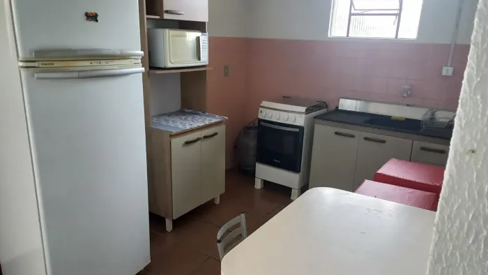 ALUGO CASA/KITINET (MOBILIADA) NO BAIRRO VILA HAUER 