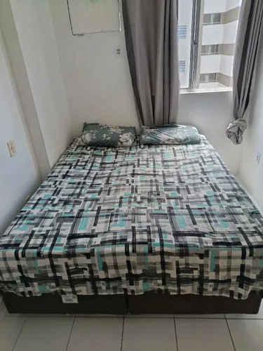 CAMA QUEEN - CONFORTÁVEL E EM BOM ESTADO