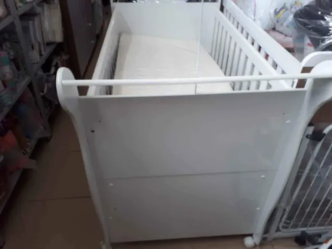 Vendo berço grande não foi usado. R$450,00 colchão no plástico ainda