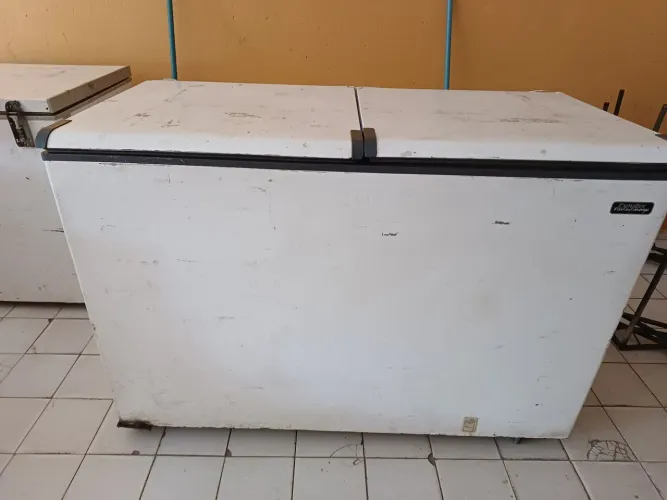 Vende-se freezer 2 portas