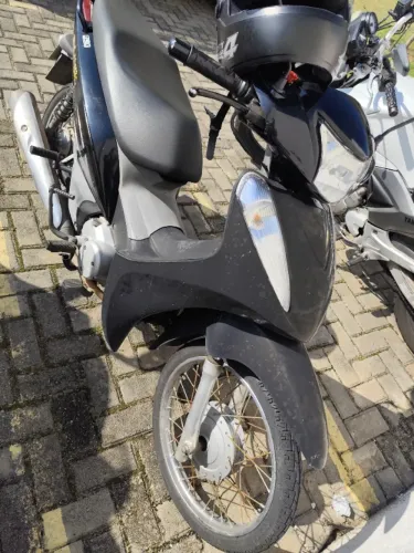 Moto Honda/biz 125 es Salto