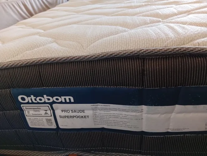Vendo colchão  apenas 1100,00 , entrego sua casa .