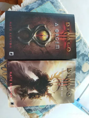 Vendo livros Doblo - Ordem e Tempestade de Luz