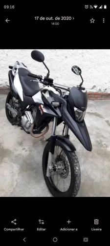 Vendo uma Honda XRE 300 / 2015 ( cor branca) , valor : 16 mil 
