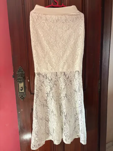 Vendo saia branca sereia com renda