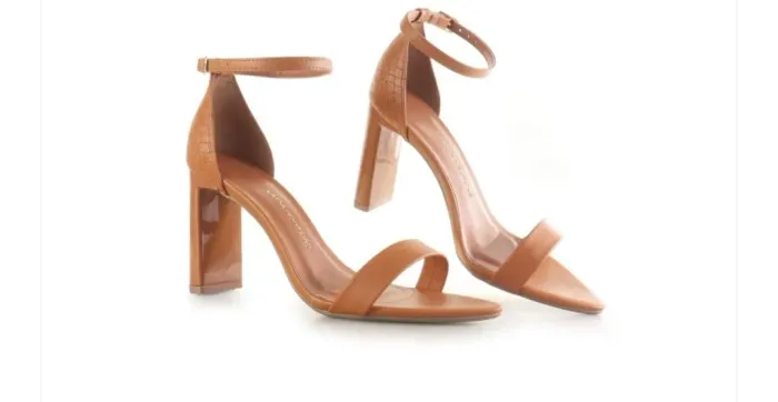 Sandália Salto Bloco Laysa monteiro